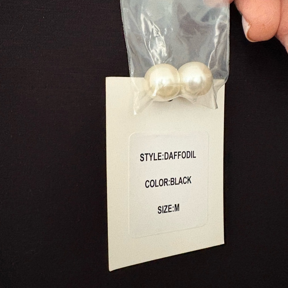 Elegant Black Lior Dress with Pearl Accents - Picture 3 of 4